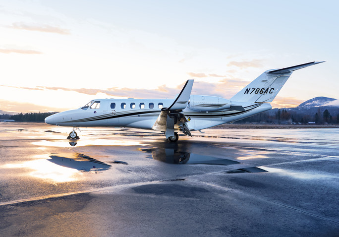 N786AC aircraft on tarmac