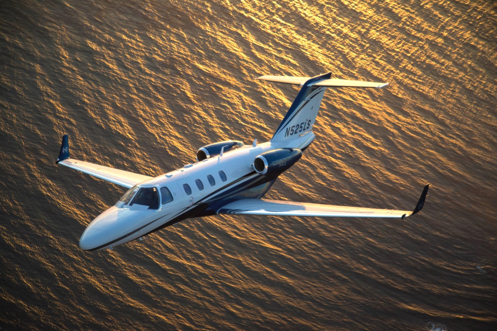 Tamarack winglet aircraft airborne